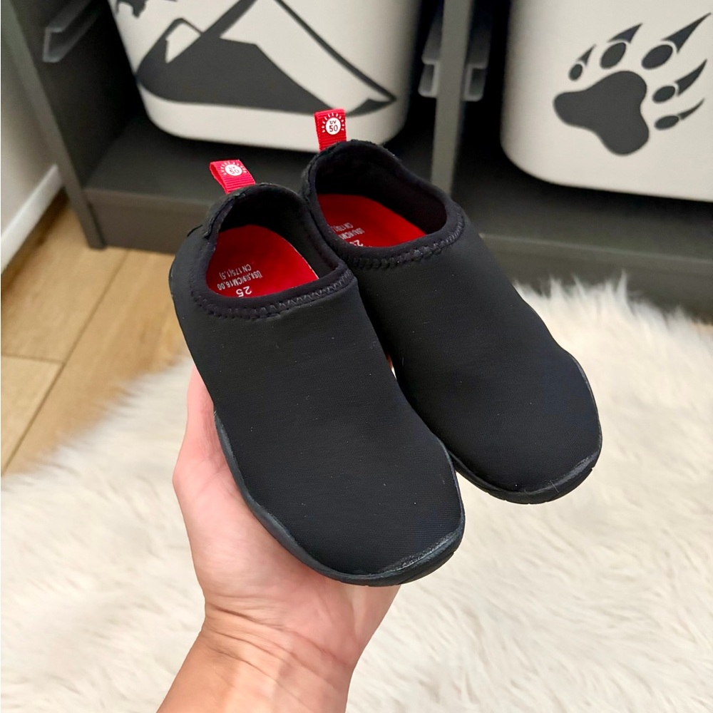 🌊☀️🌊Reima swimming pool toddler kids shoes size 8.5
